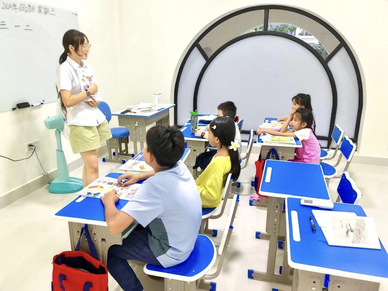 សកម្មភាពបង្រៀនជាប្រចាំថ្ងៃរបស់លោកគ្រូអ្នកគ្រូ